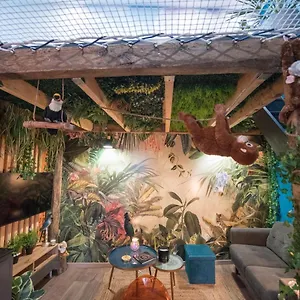 Jungle évadez Vous Cosy Luxe Gare Autoroute , Givors France