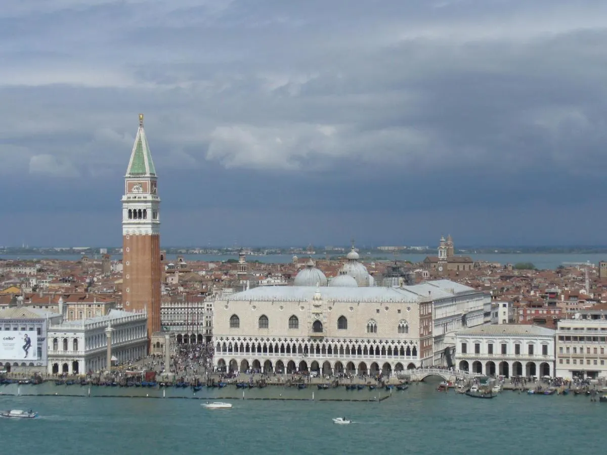 Come A Casa Tua Dietro Piazza San Marco Venise